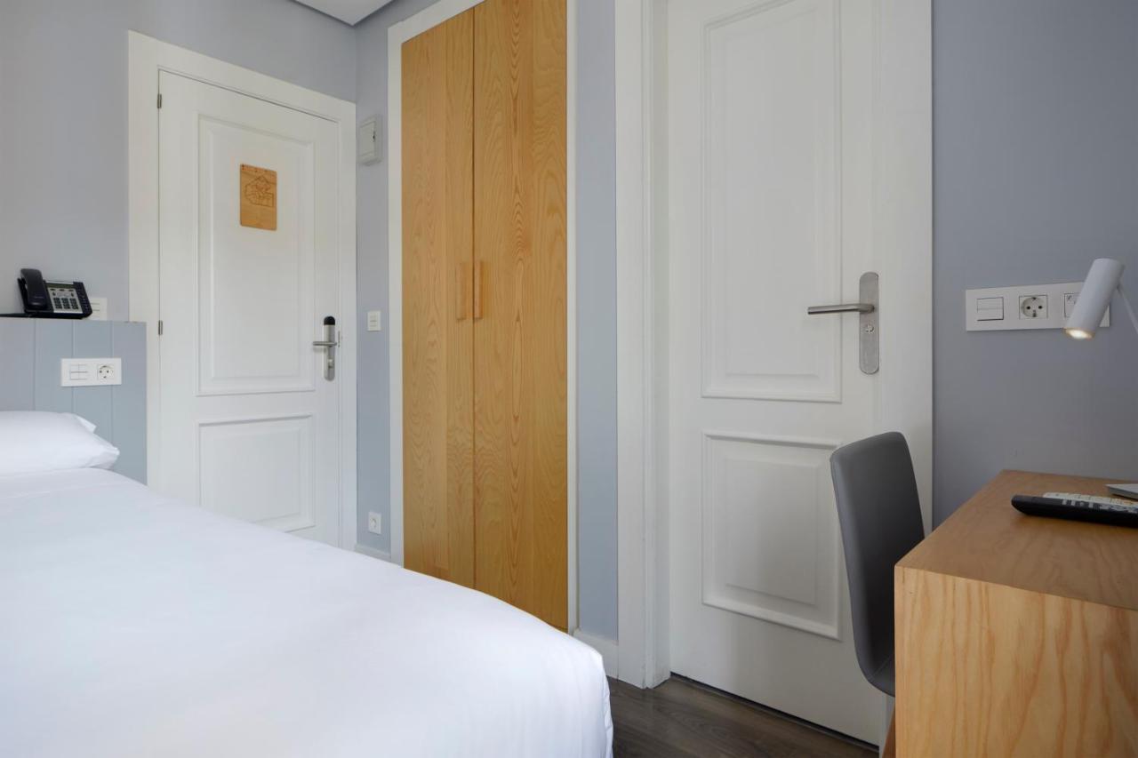 Hotel Avenida Pampeluna Zewnętrze zdjęcie