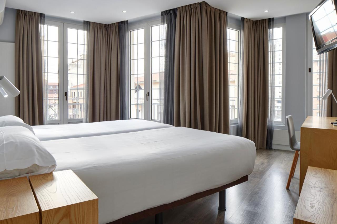 Hotel Avenida Pampeluna Zewnętrze zdjęcie