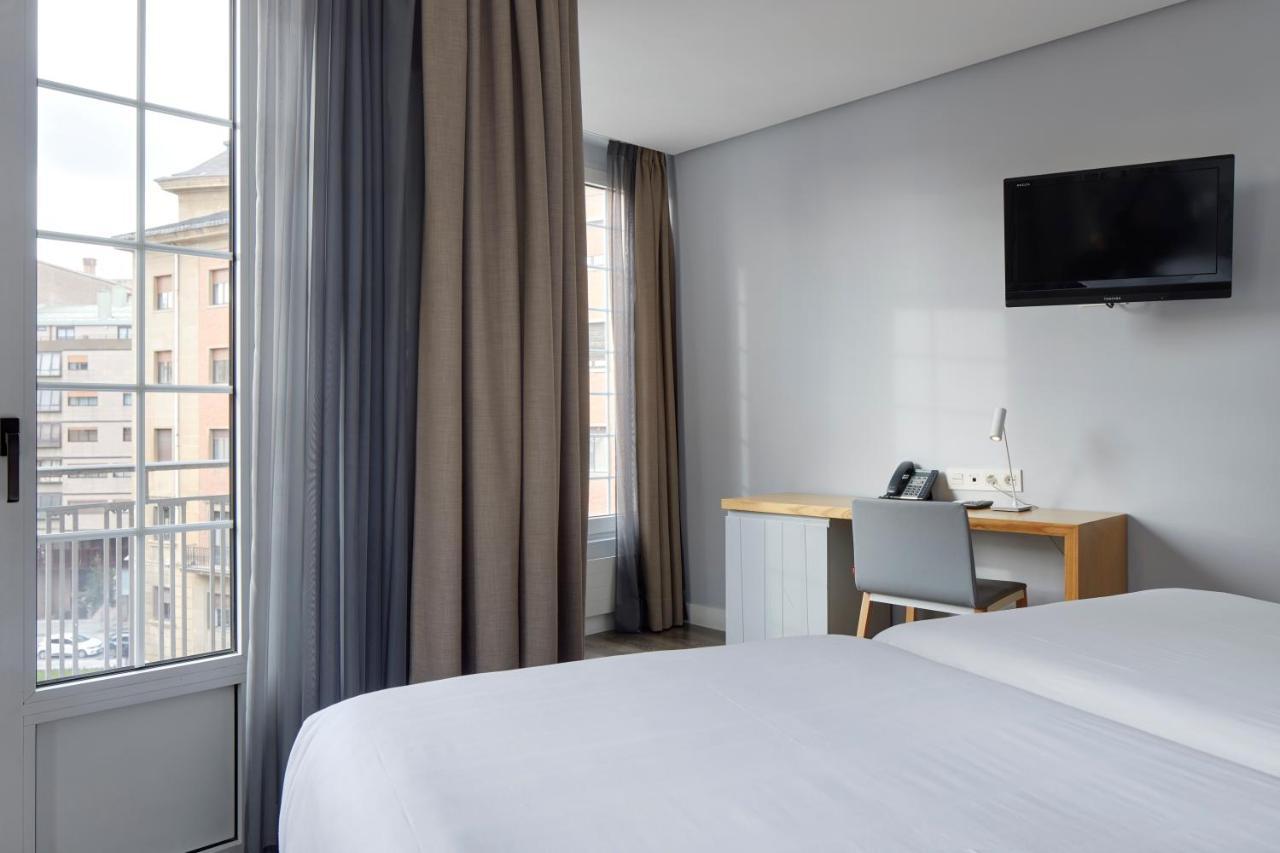 Hotel Avenida Pampeluna Zewnętrze zdjęcie