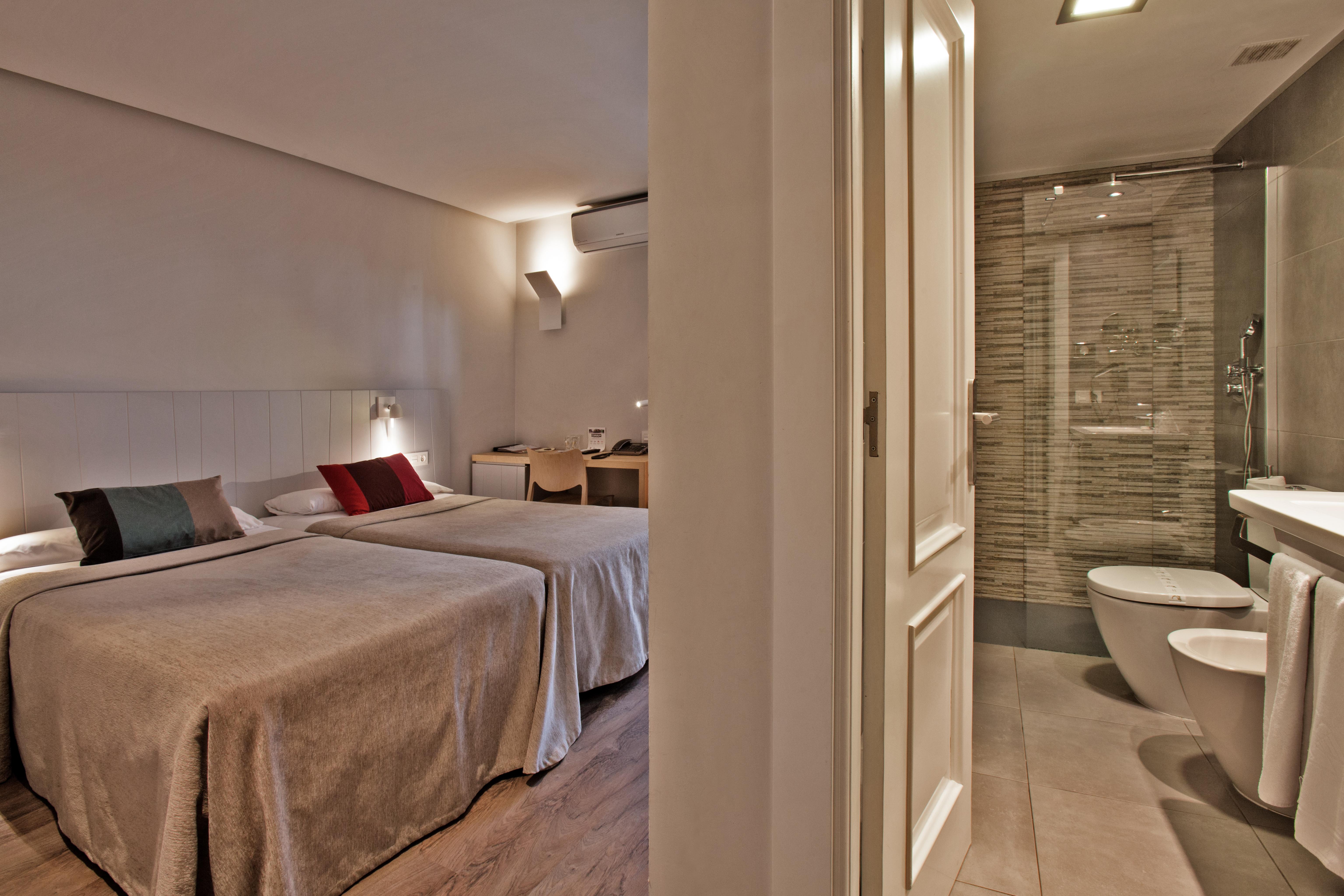 Hotel Avenida Pampeluna Zewnętrze zdjęcie