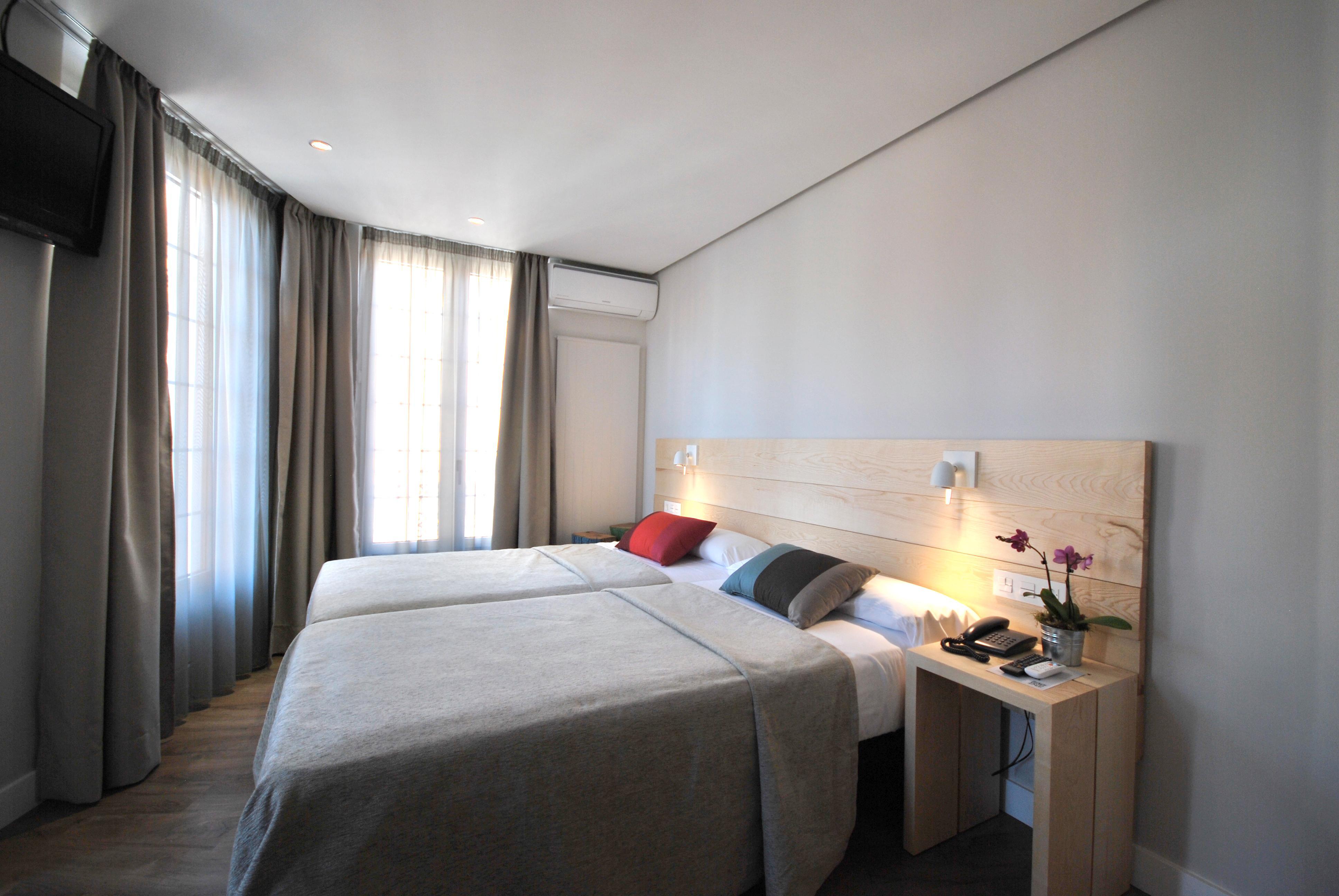 Hotel Avenida Pampeluna Zewnętrze zdjęcie