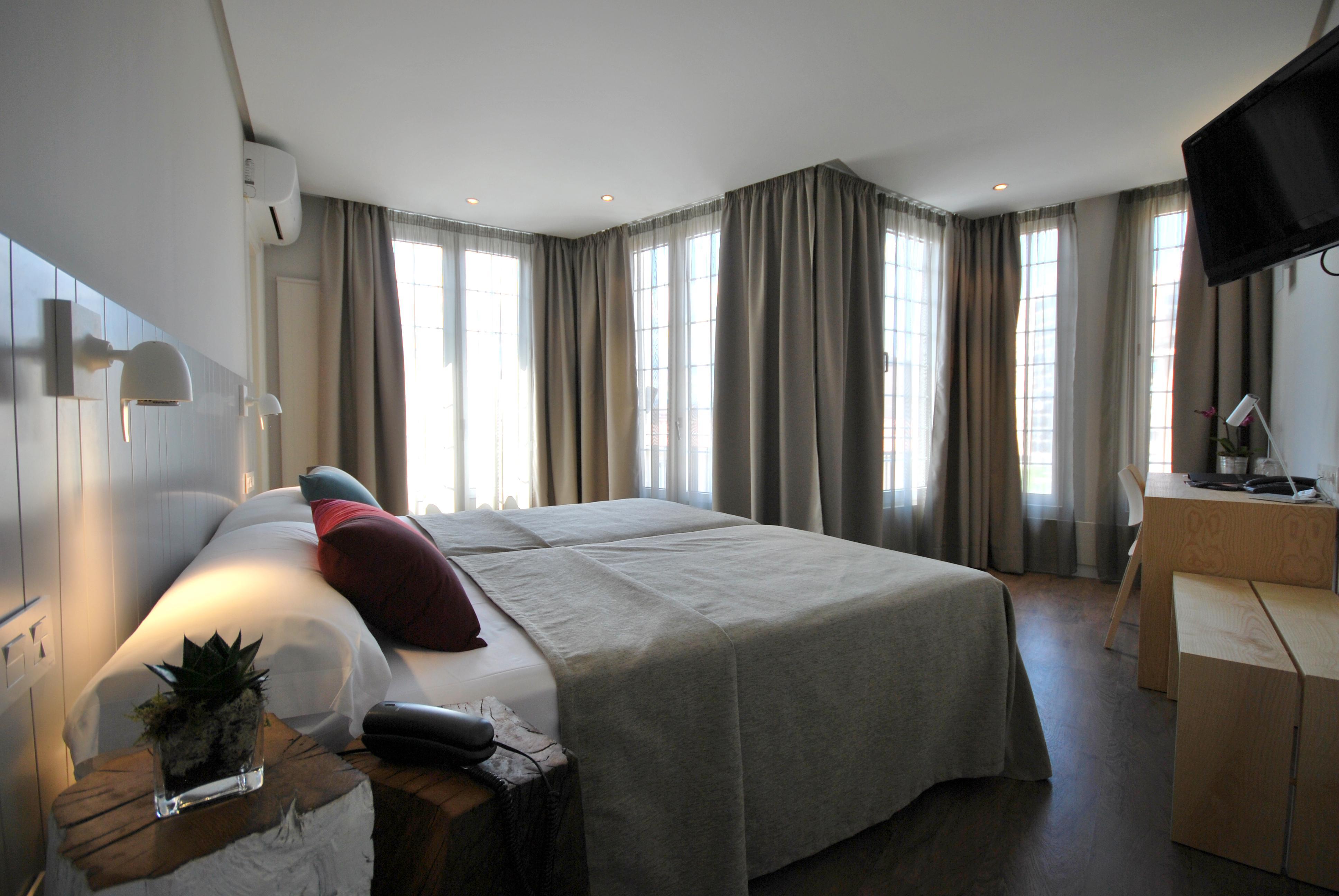 Hotel Avenida Pampeluna Zewnętrze zdjęcie